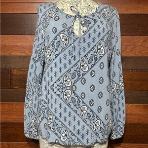 Como Vintage Blue and White Patterned Blouse